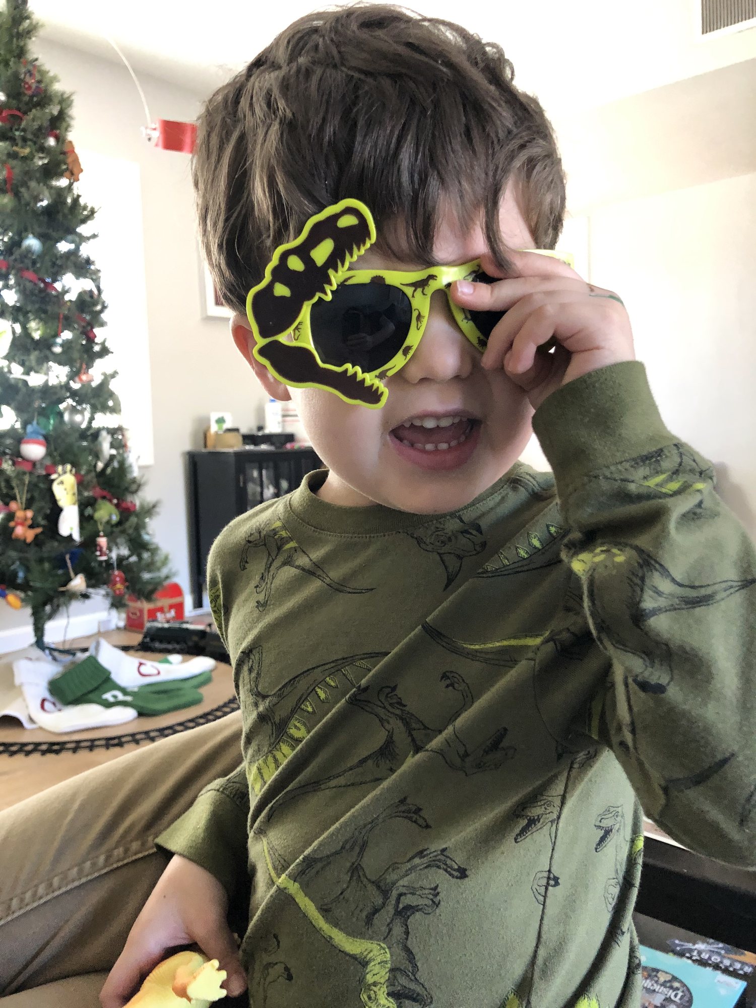 Cool dino-glasses