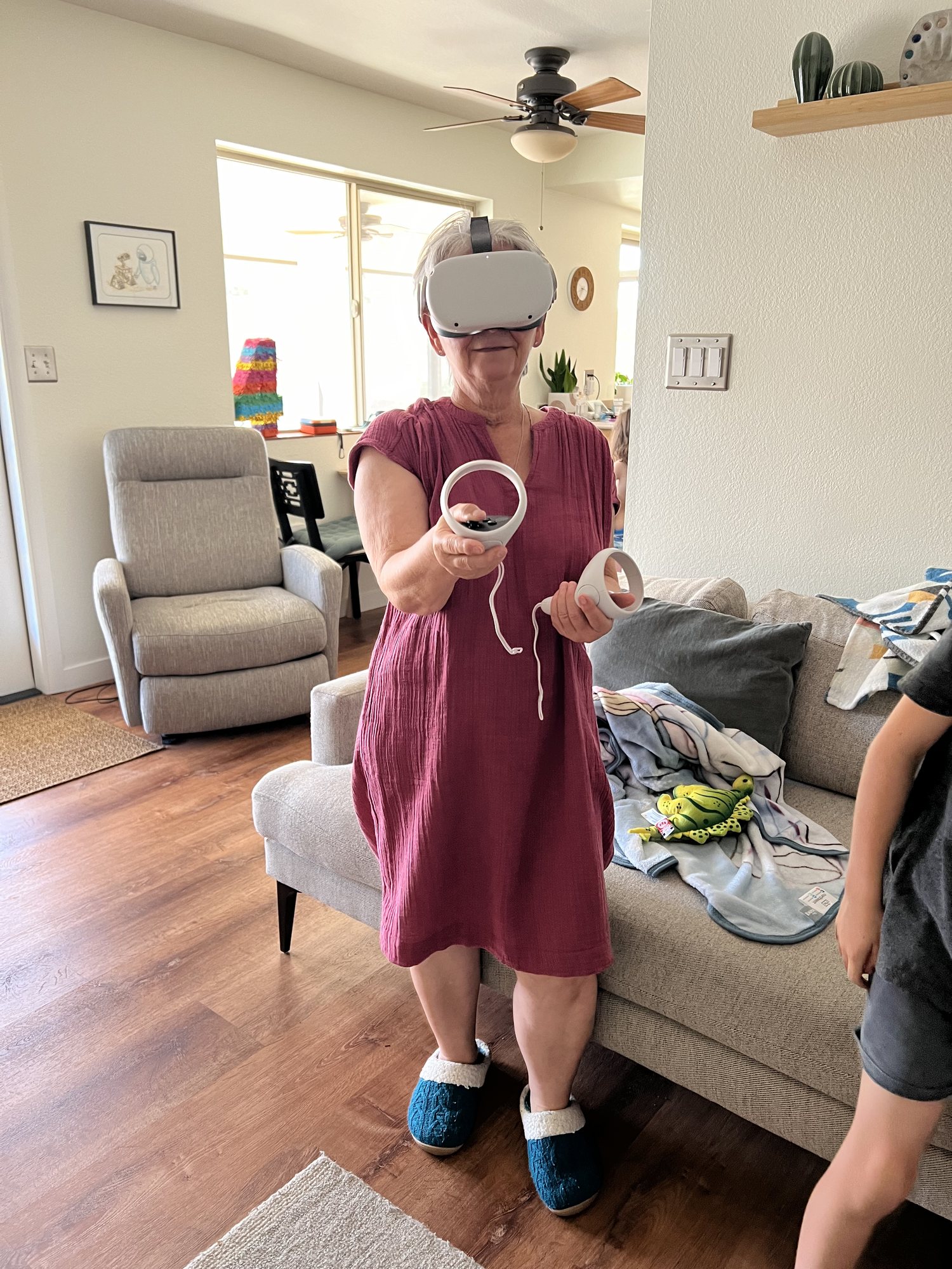 Nonna trying VR.